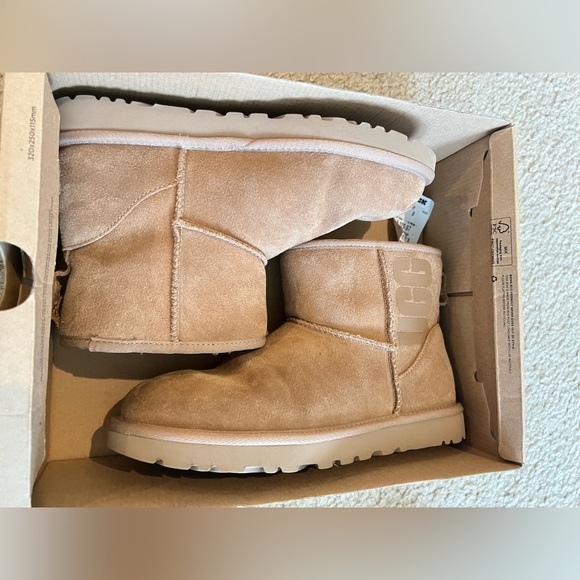 UGG boots - Picture 5 of 16